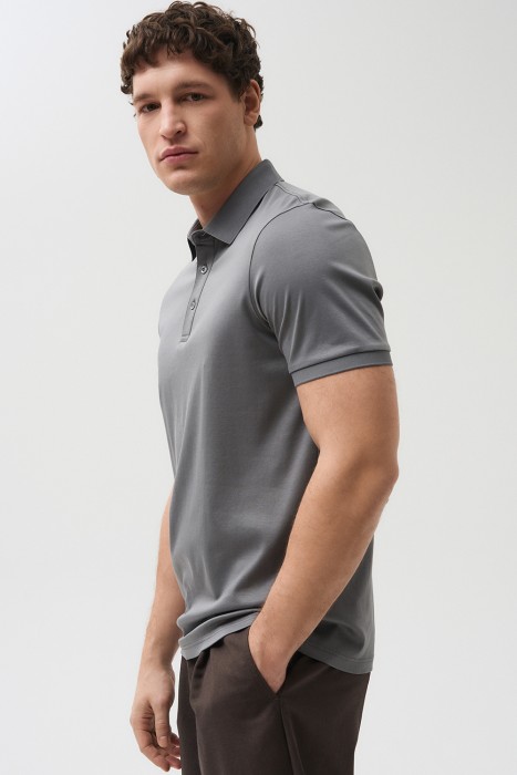 футболка-поло от бренда снежная королева вид слева