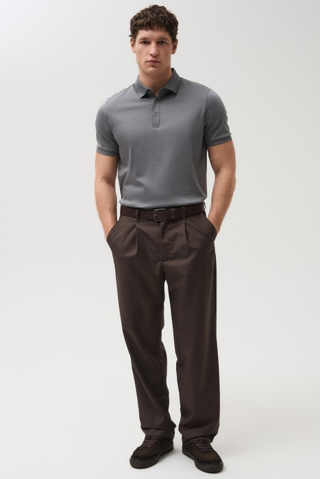 футболка-поло по цене 2000 руб вид справа