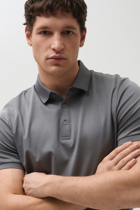 футболка-поло из россии вид сбоку