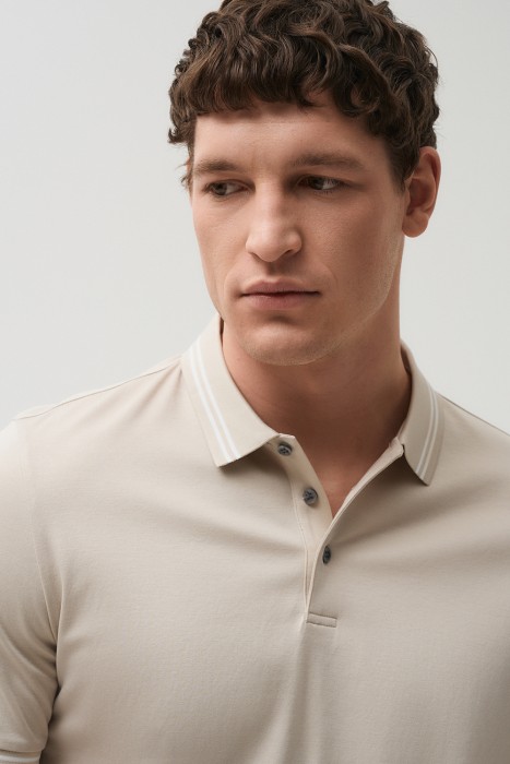 футболка-поло из россии вид сбоку