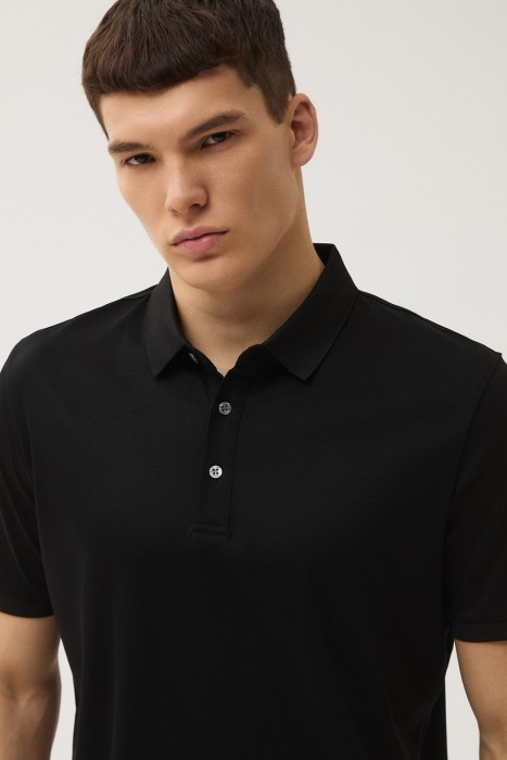 футболка-поло из россии вид сбоку