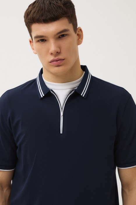 футболка-поло из россии вид сбоку