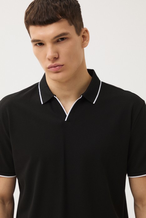 футболка-поло из россии вид сбоку