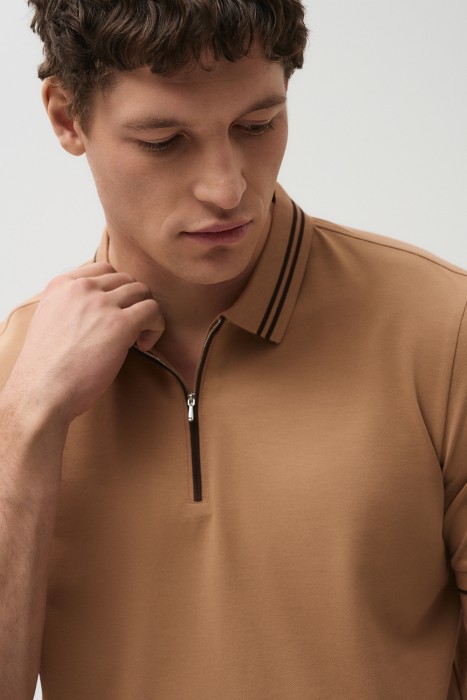 футболка-поло из россии вид сбоку