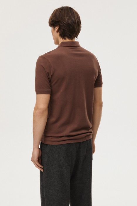 футболка-поло по цене 1690 руб вид справа