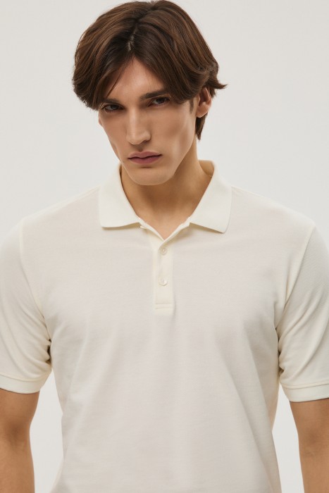 футболка-поло из россии вид сбоку