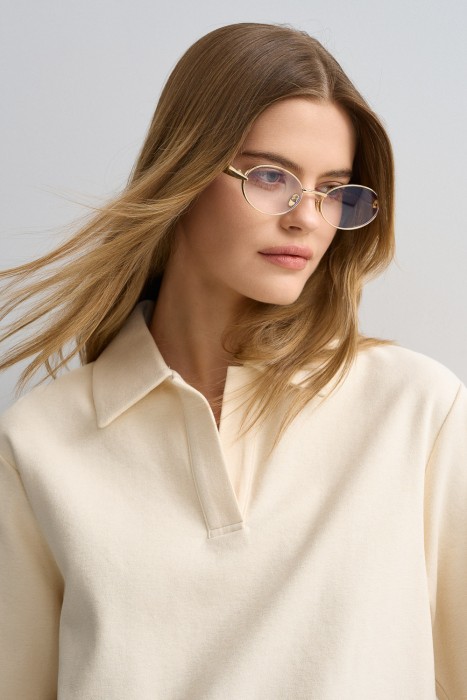 футболка-поло из россии вид сбоку