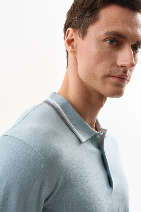 футболка-поло из россии вид сбоку