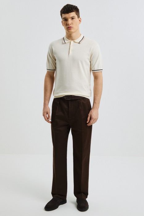 футболка-поло по цене 2000 руб вид справа