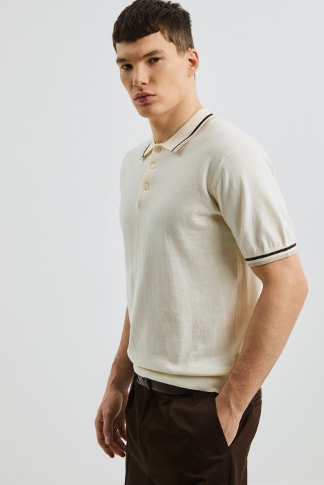 футболка-поло из россии вид сбоку