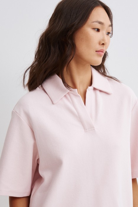 футболка-поло от бренда снежная королева вид слева