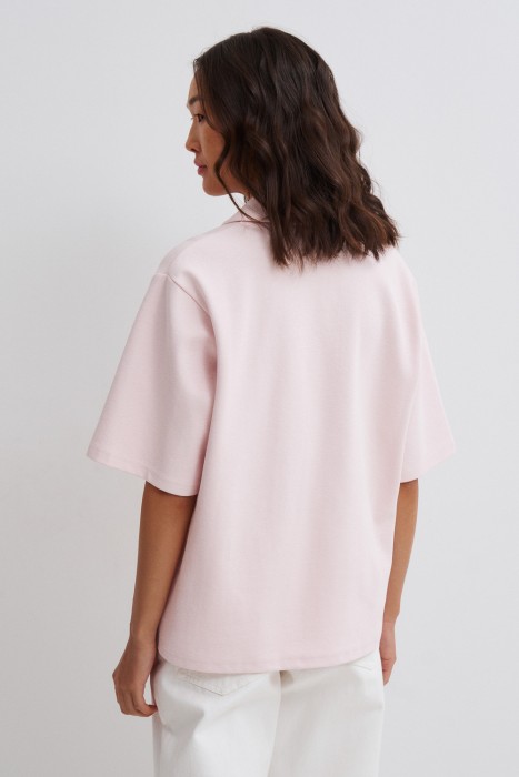 футболка-поло по цене 2680 руб вид справа