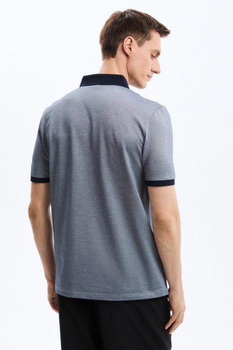 футболка-поло по цене 2000 руб вид справа