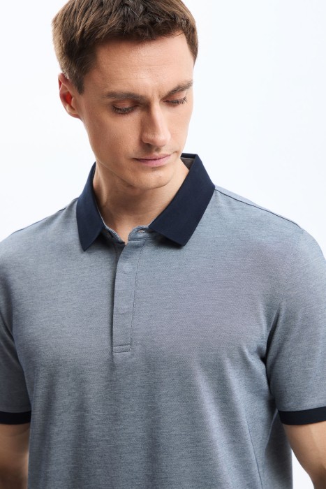 футболка-поло из россии вид сбоку