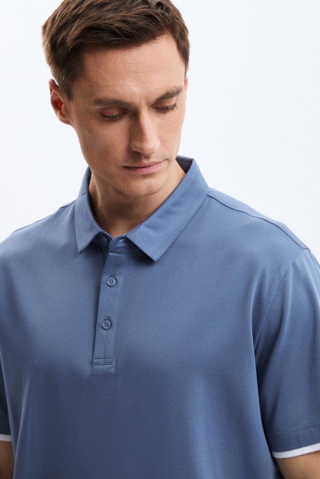 футболка-поло из россии вид сбоку