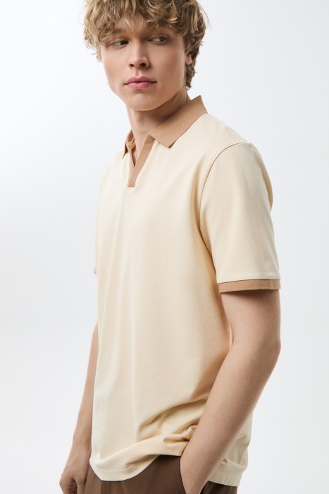 футболка-поло от бренда снежная королева вид слева