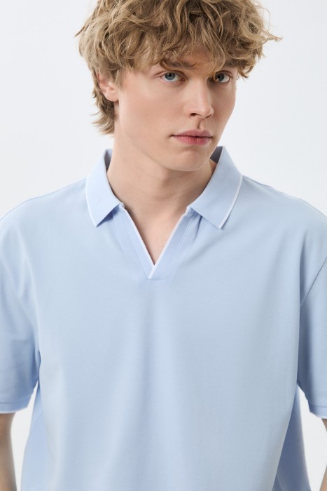 футболка-поло из россии вид сбоку