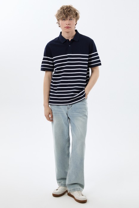 футболка-поло от бренда снежная королева вид слева