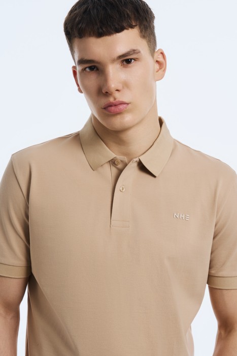 футболка-поло из россии вид сбоку