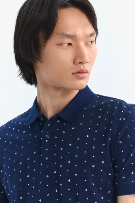 футболка-поло из россии вид сбоку