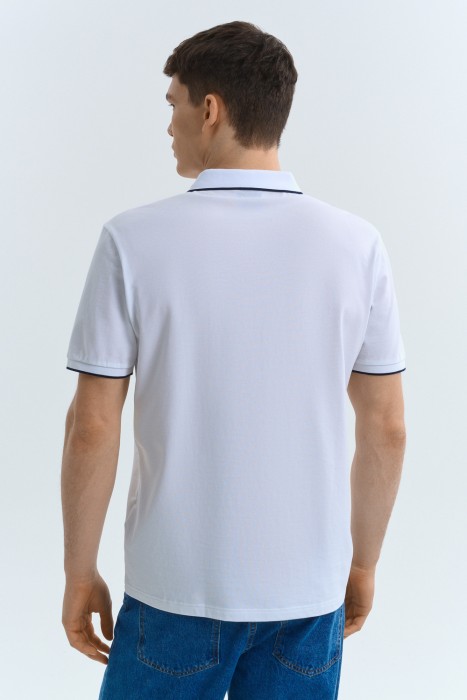 футболка-поло по цене 880 руб вид справа