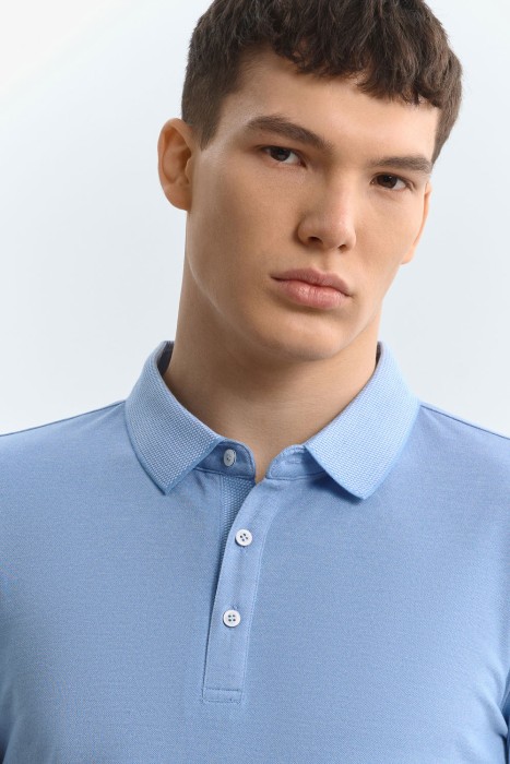 футболка-поло от бренда снежная королева вид слева