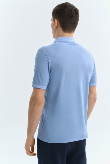 футболка-поло по цене 900 руб вид справа