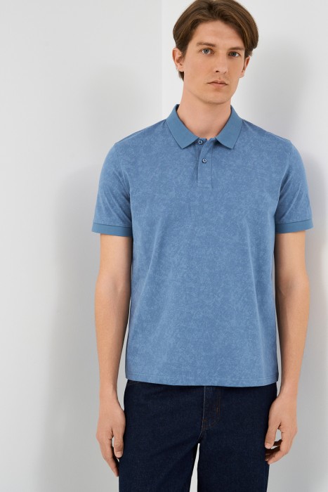 футболка-поло из россии вид сбоку