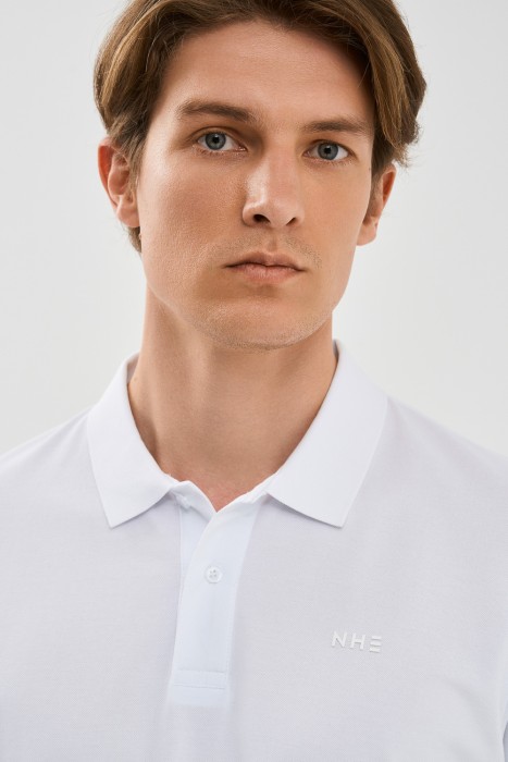 футболка-поло по цене 900 руб вид справа