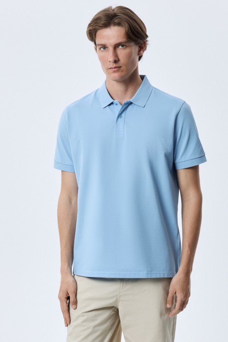 футболка-поло от бренда снежная королева вид слева