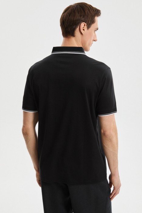 футболка-поло по цене 2160 руб вид справа