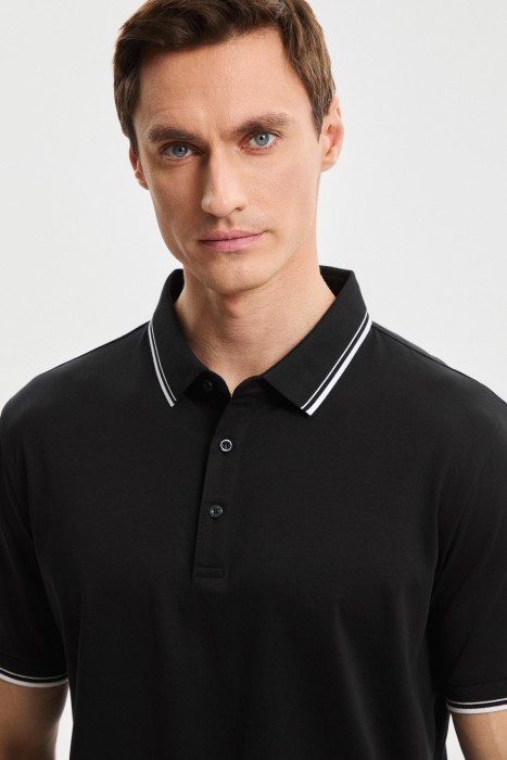 футболка-поло из россии вид сбоку