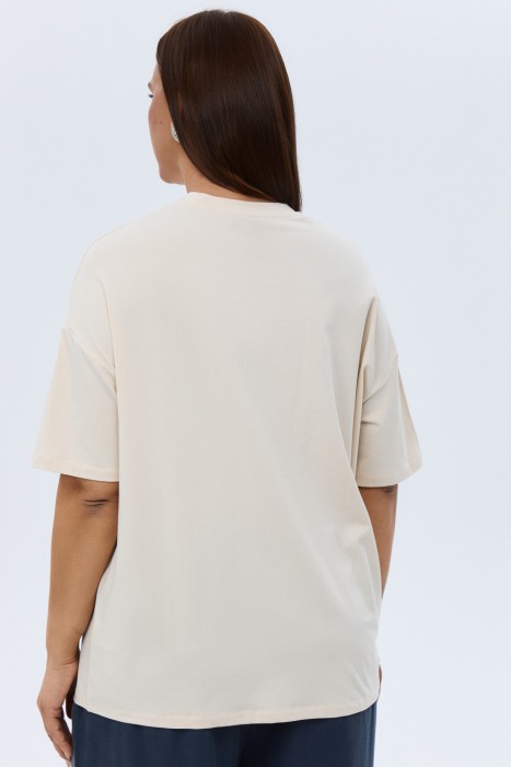 футболка с брошью из россии вид сбоку