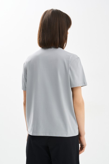 футболка с декором по цене 1040 руб вид справа