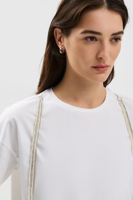 футболка с декором от бренда снежная королева вид слева