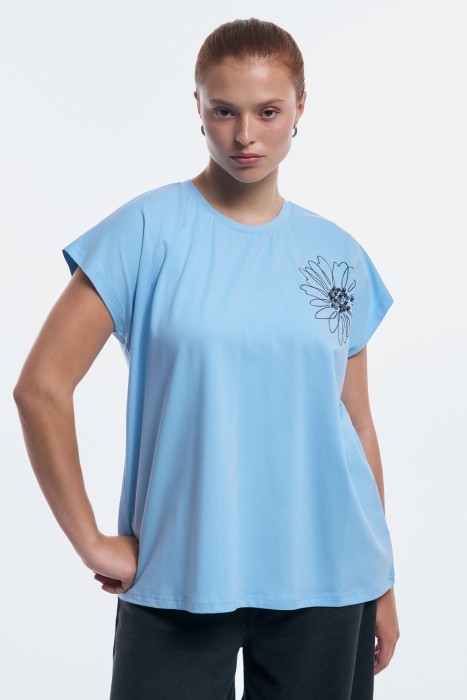 футболка с декором 775398003 фотография