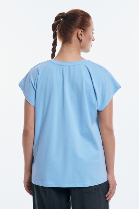 футболка с декором из россии вид сбоку