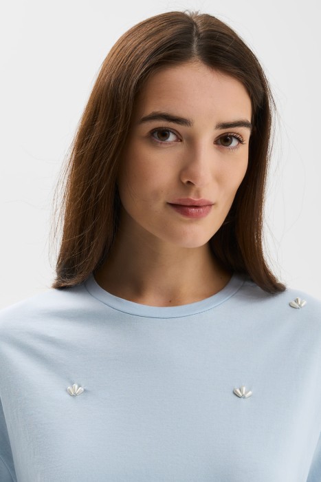 футболка с декором от бренда снежная королева вид слева