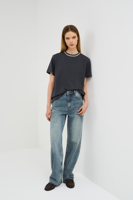 футболка с декором от бренда снежная королева вид слева