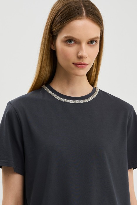 футболка с декором из россии вид сбоку