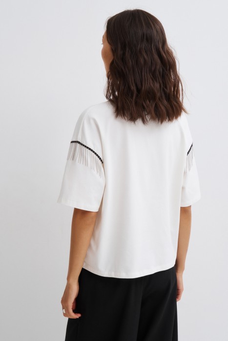 футболка с декором по цене 2000 руб вид справа