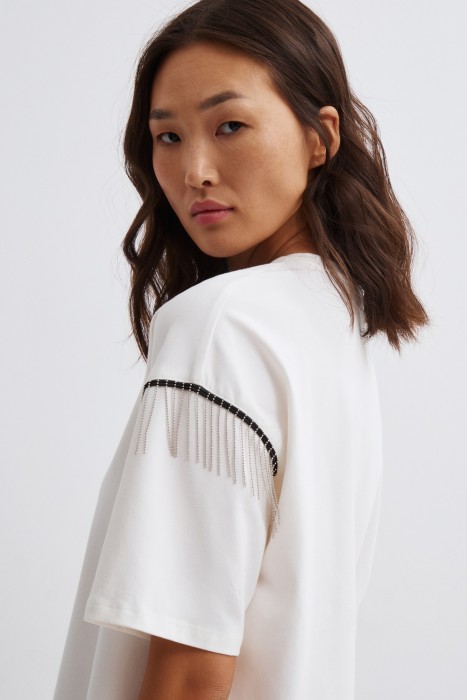 футболка с декором из россии вид сбоку