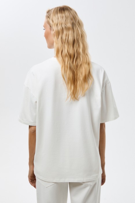 футболка с декором по цене 2340 руб вид справа