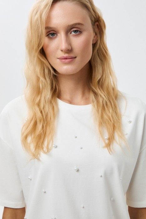 футболка с декором из россии вид сбоку