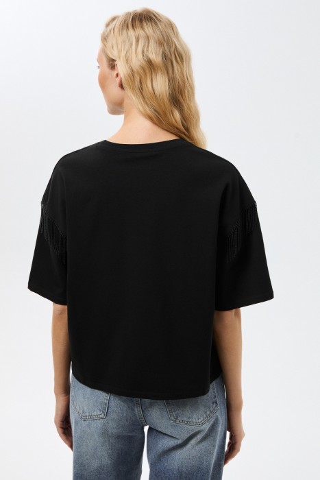 футболка с декором по цене 2000 руб вид справа