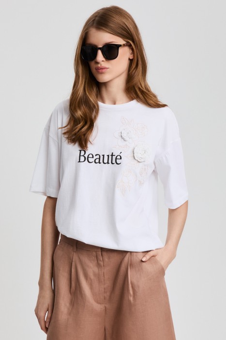 футболка с декором от бренда снежная королева вид слева