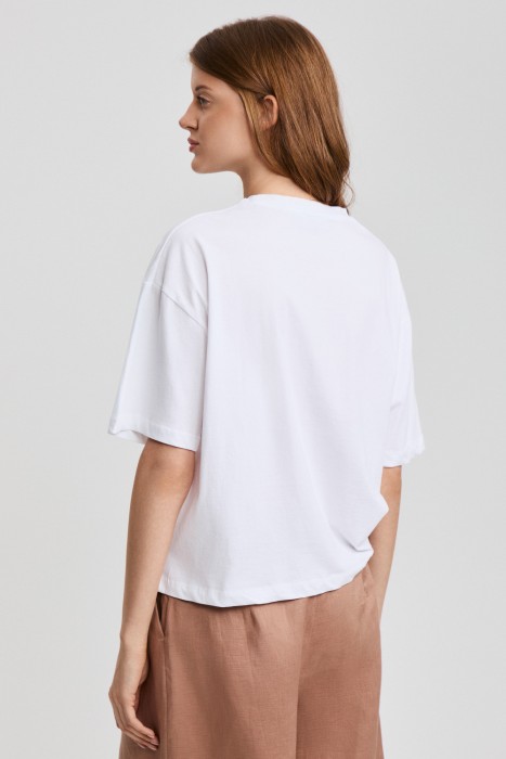 футболка с декором по цене 1530 руб вид справа