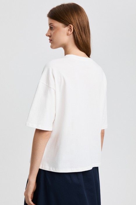 футболка с декором по цене 1670 руб вид справа