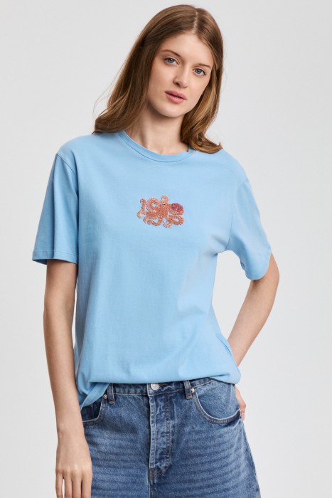 футболка с декором от бренда снежная королева вид слева