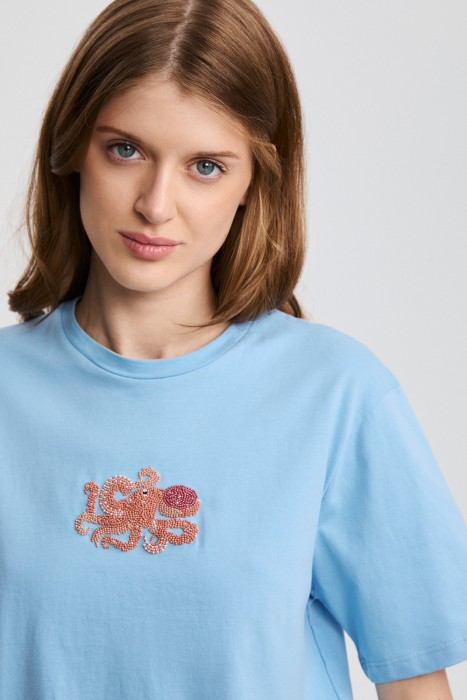 футболка с декором из россии вид сбоку